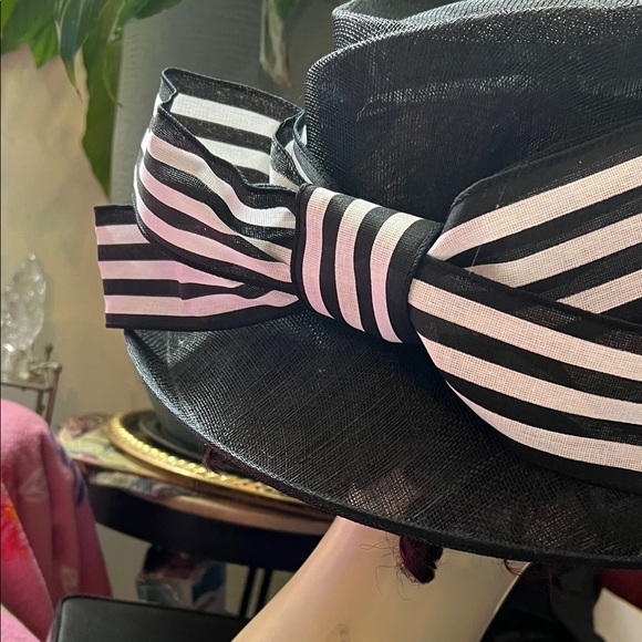 Chic Striped Women\'s Hat main image 6